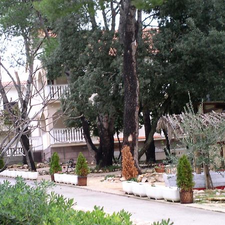 Apartments Stanko Petrcane Exterior photo