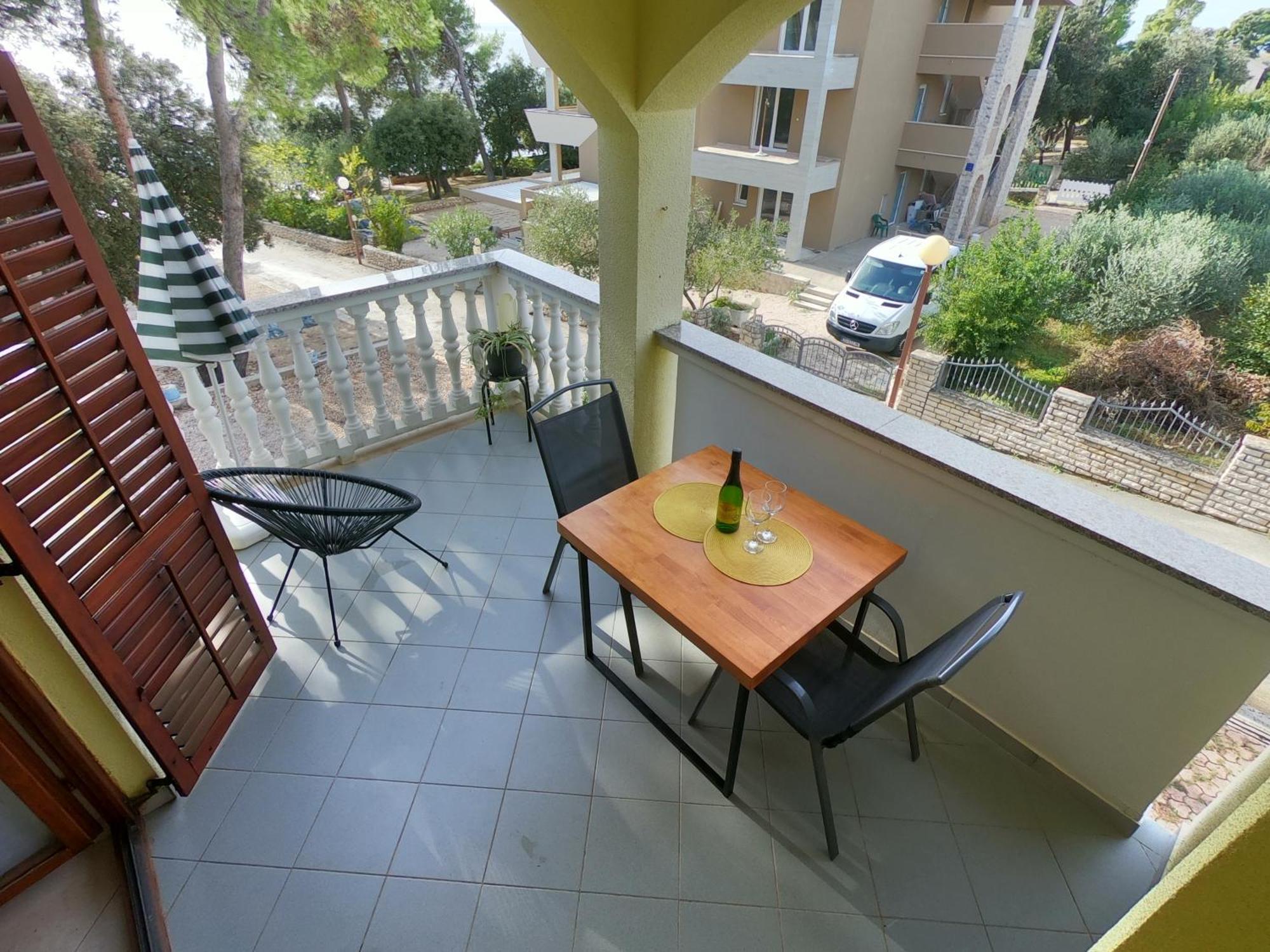 Apartments Stanko Petrcane Exterior photo